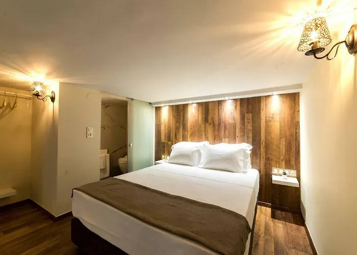 Oinoelia Luxury & *