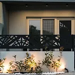Oinoelia Luxury & *