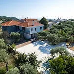 Apartament Oinoelia Luxury &