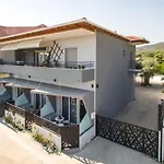 Oinoelia Luxury & Apartament *