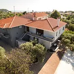 Apartament Oinoelia Luxury &