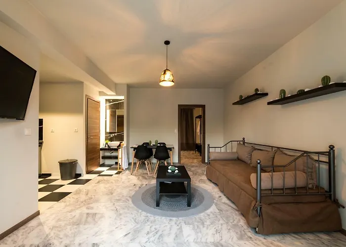 Oinoelia Luxury & *