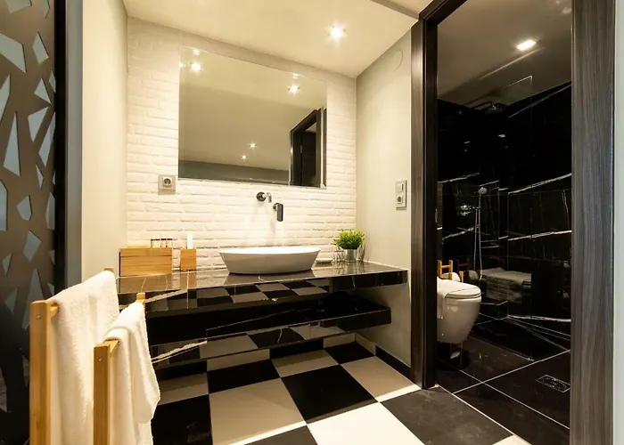 Oinoelia Luxury & Potos